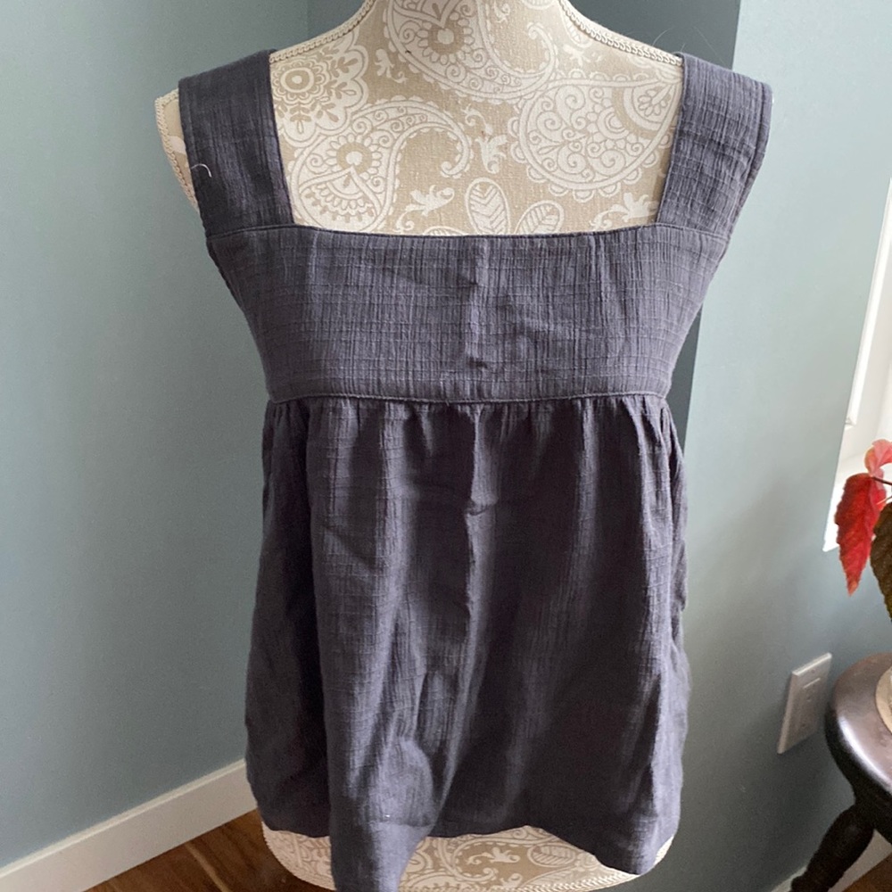 Grey cropped top